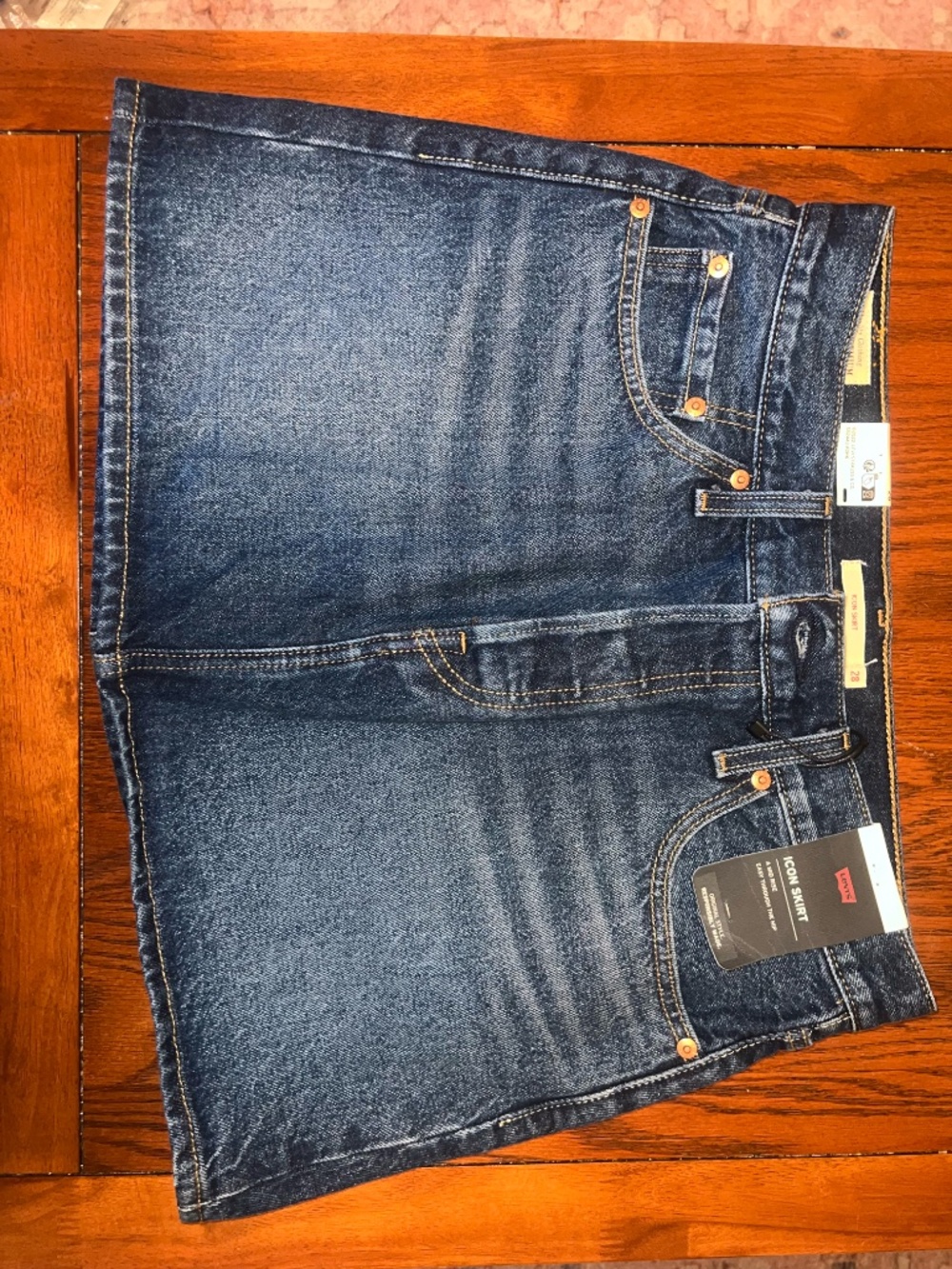 Unworn Levis Icon Skirt Size 28 w Tags Still On